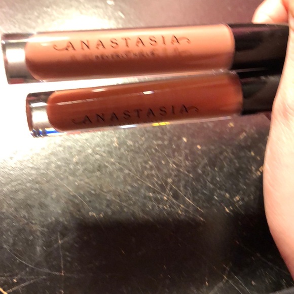 Two Anastasia lip glosses - Picture 3 of 4